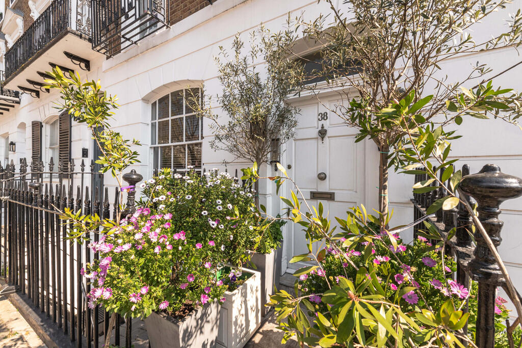 38 Montpelier St ...