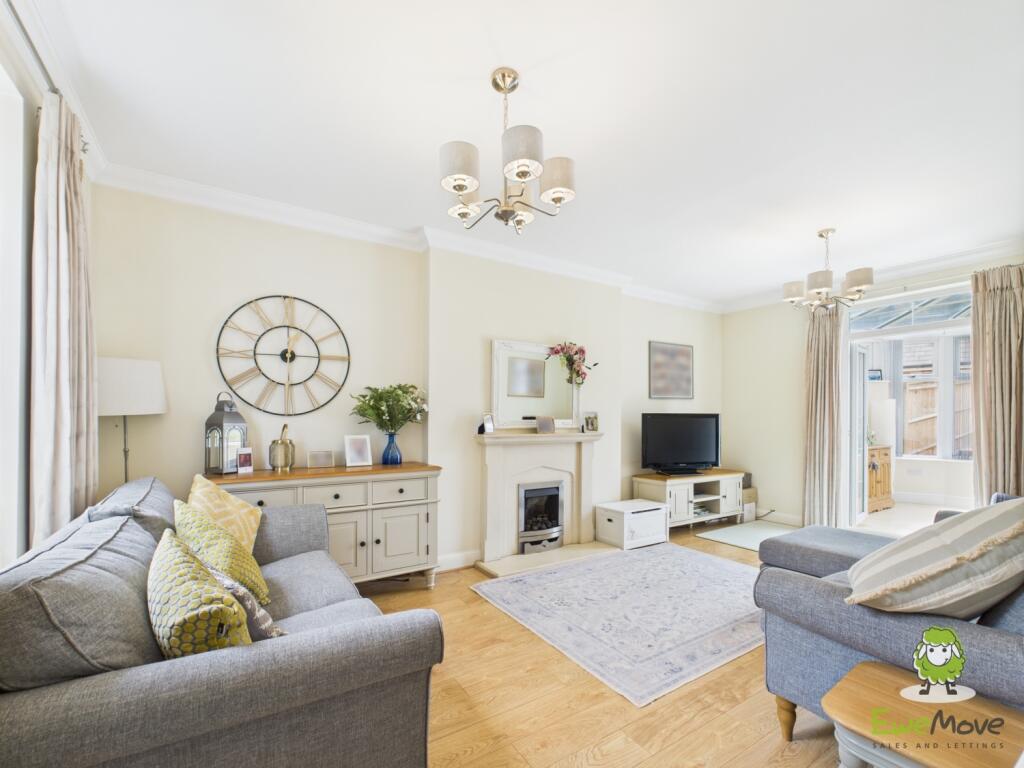 EweMove Basingstoke Estate Agents 17 Gaiger Avenue