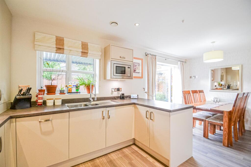 Kitchen &amp; Dining Room