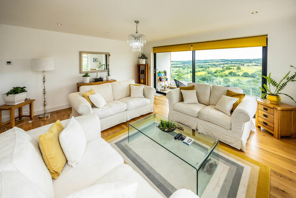 205FLDews-280525-...