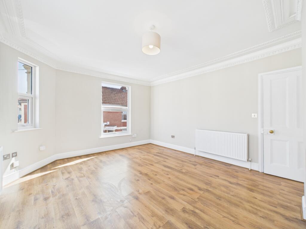 CAM02023G0-PR0162-STILL005