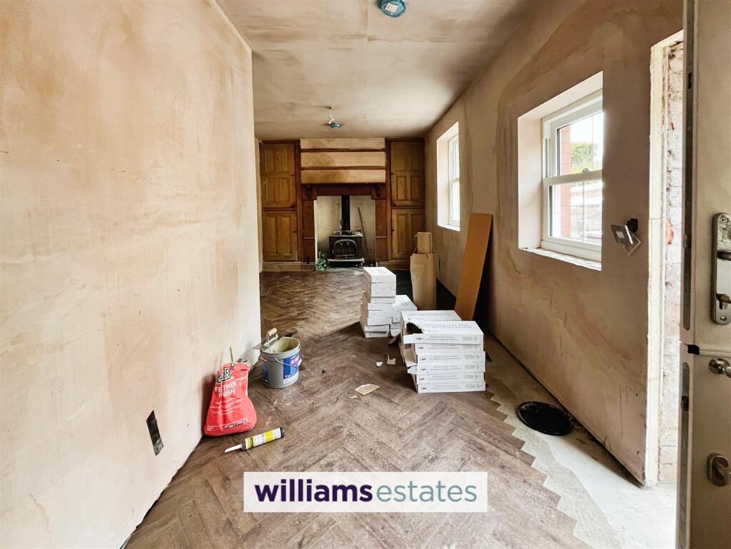 Kitchen to Snug