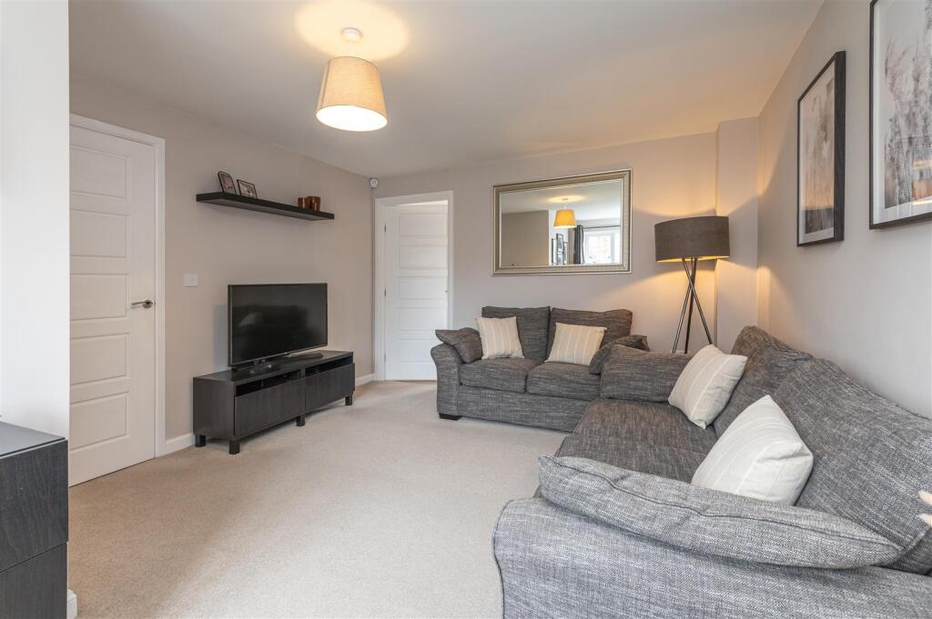 18 - 1 Anderson Lane LS27 0FP.jpg