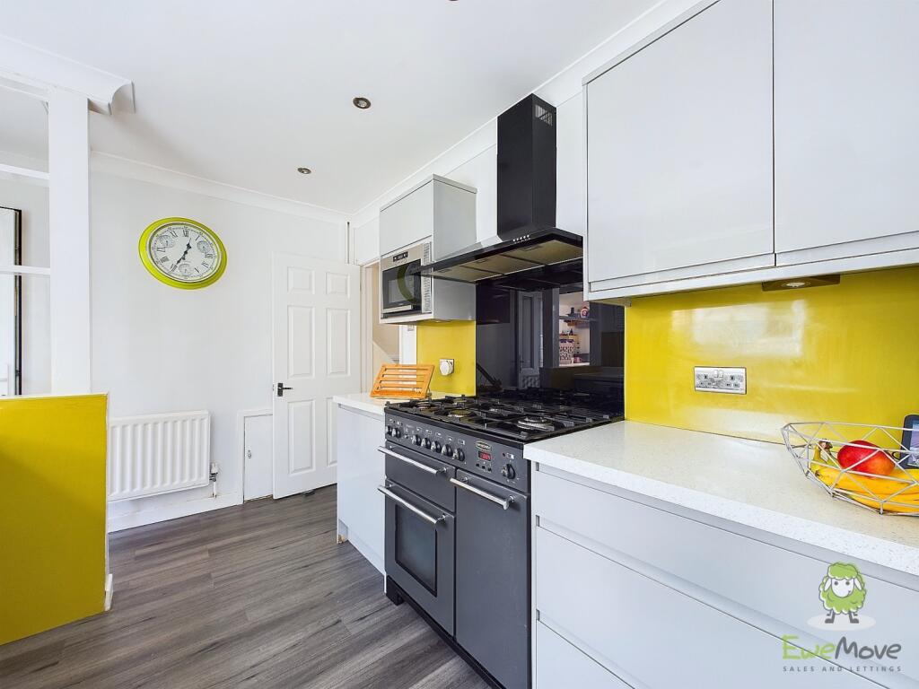 CAM01543G0-PR0092-STILL020