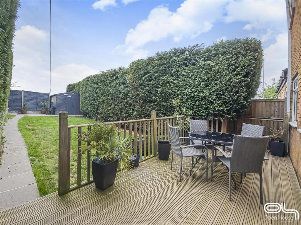 Peregrine Close, Winshill (13).jpg