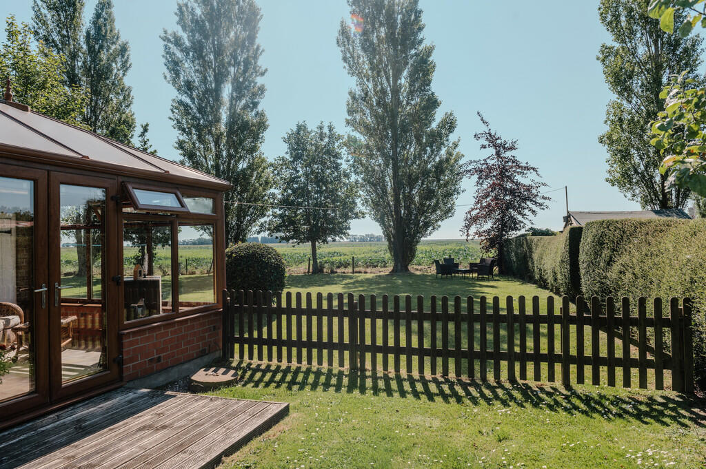 sunsethousefriskn...