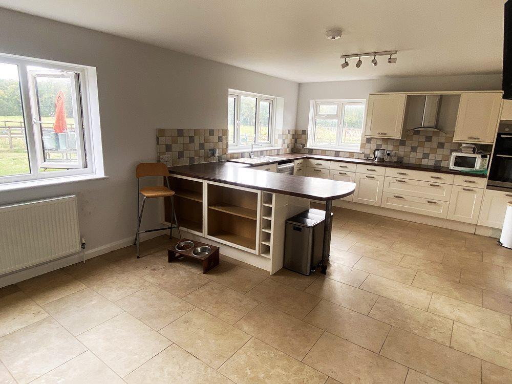 kitchen1.jpg