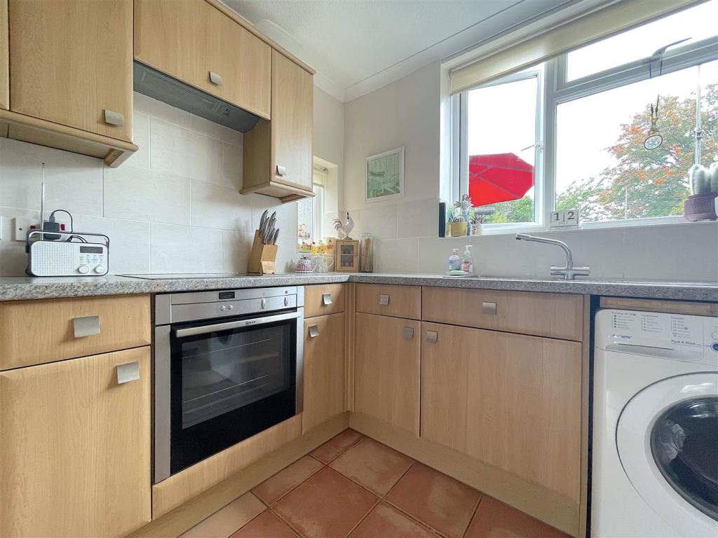 Kitchen (2).jpeg