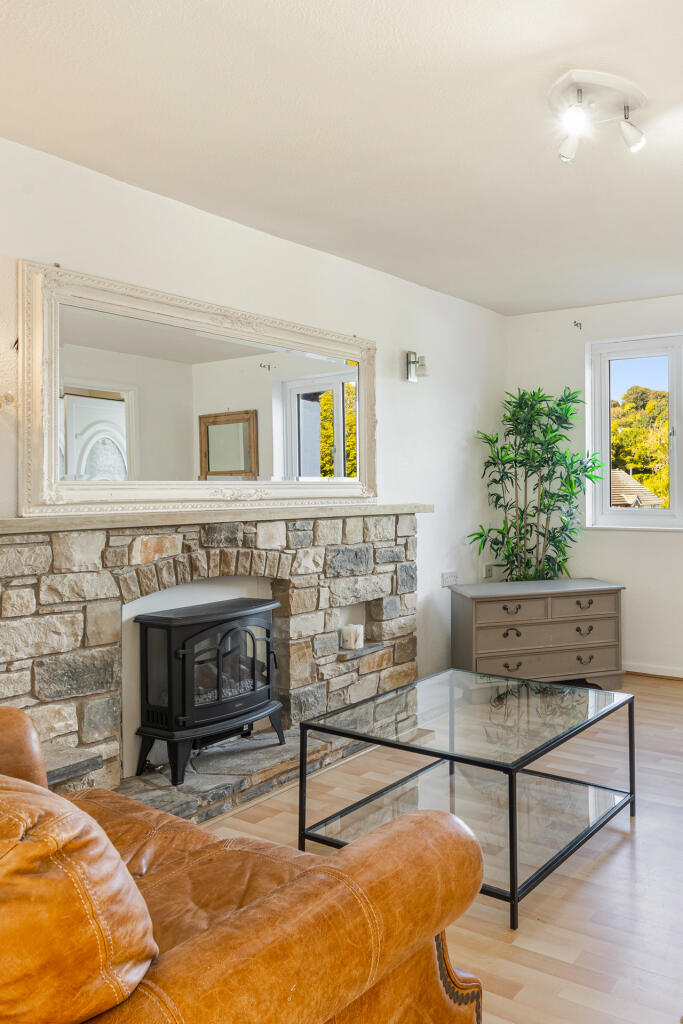 15 P Sitting Room 69 Hermitage Road Dartmouth - 25