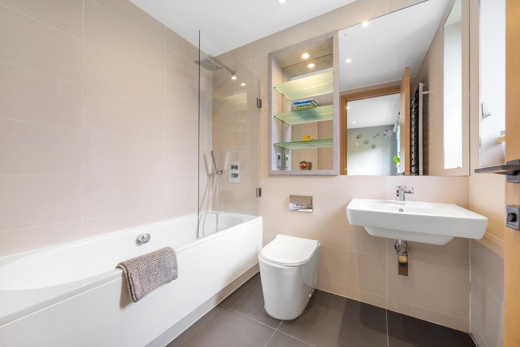 Bathroom.JPG