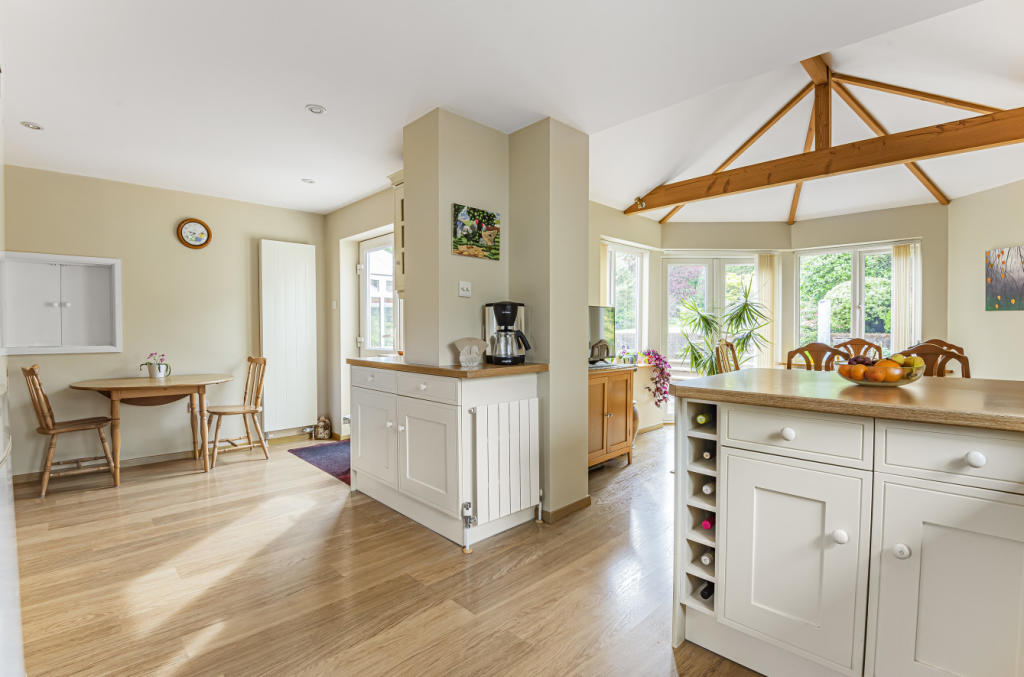 Kitchen/Breakfast Rm