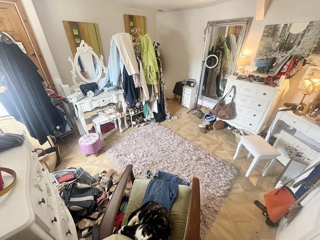 Bedroom4