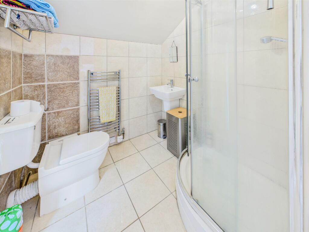 Loft Bedroom - En Suite