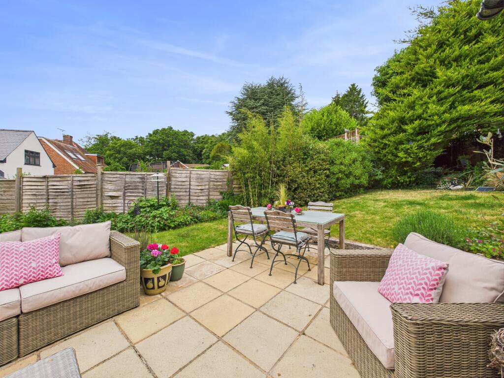 CAM01354G0-PR0516-STILL010