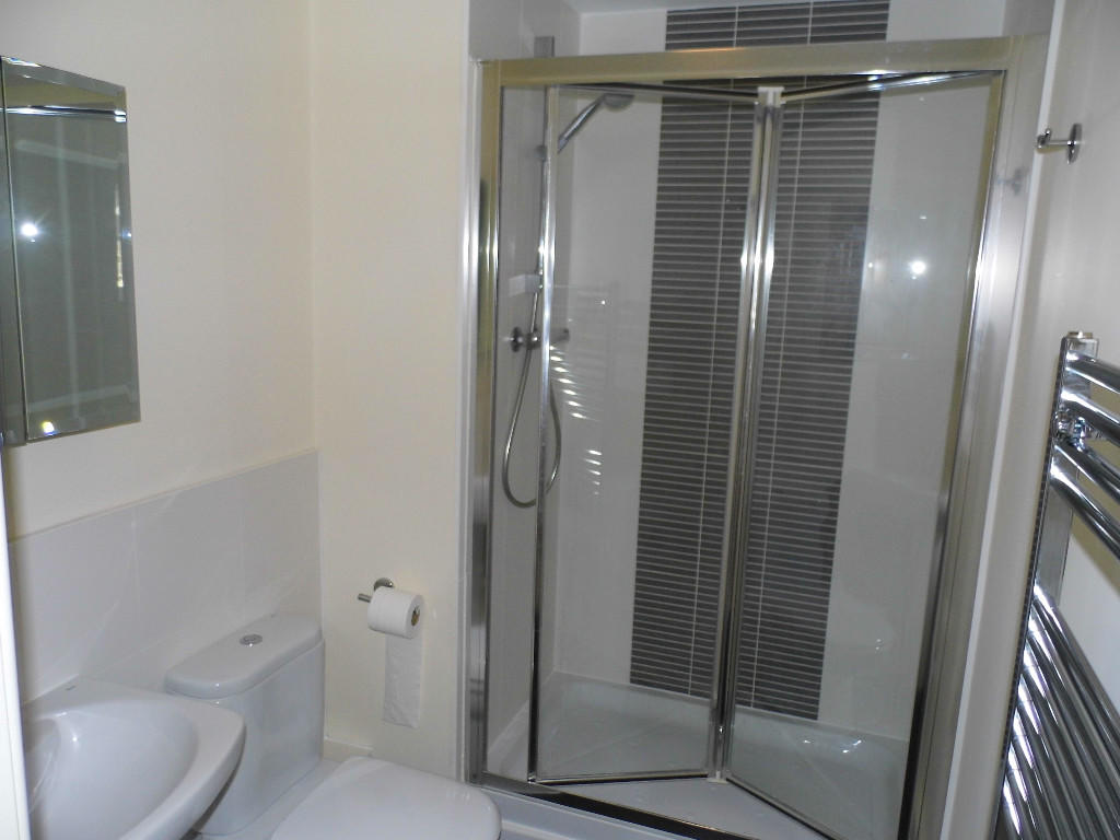 ENSUITE SHOWER