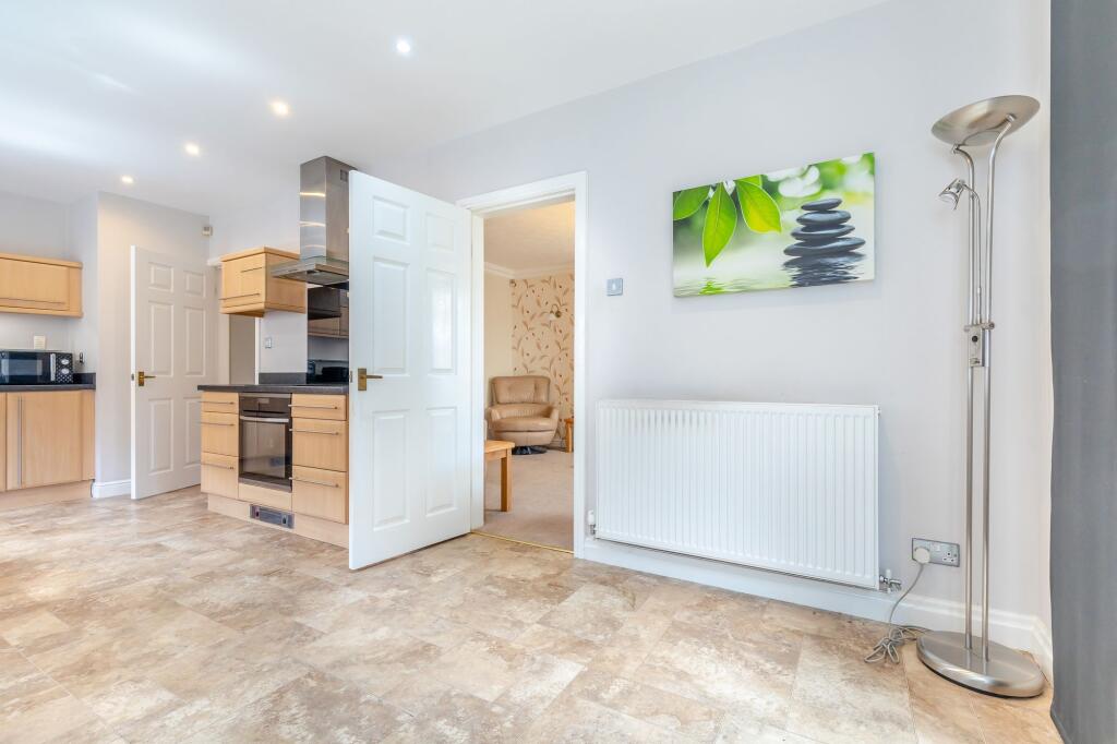 Kitchen/ dining room