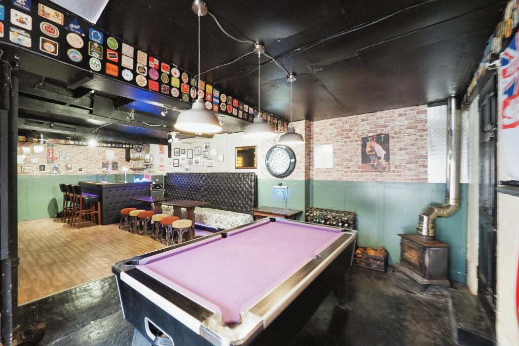 Bespoke Bar/Annex - The place for entertaining!