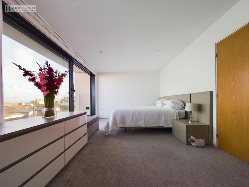 Bedroom 1 .5.jpg