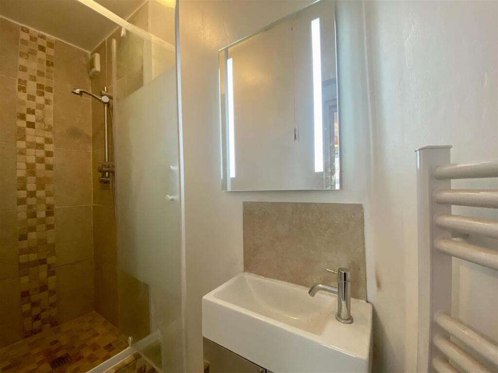 ENSUITE 12.jpeg