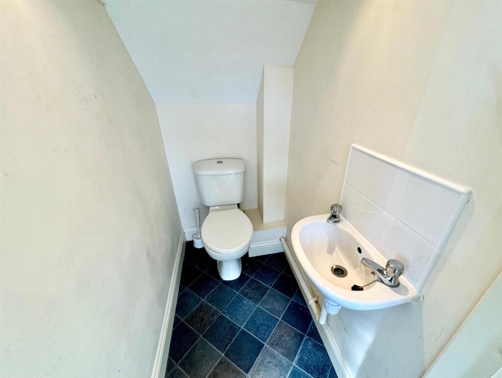 Downstairs WC.jpg