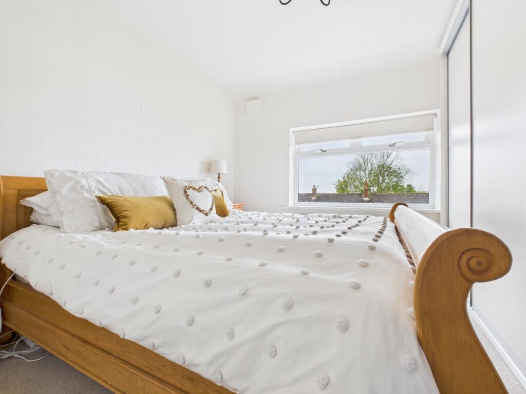 CAM03729G0-PR0153-STILL023