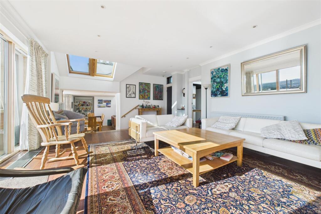 The Penthouse, 12 Kingsdown Parade, Bristol, BS6 5