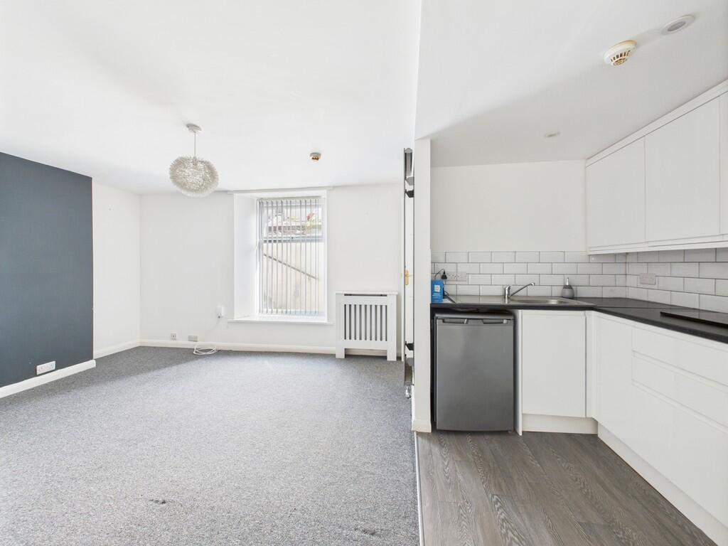 CAM03974G0-PR0194...