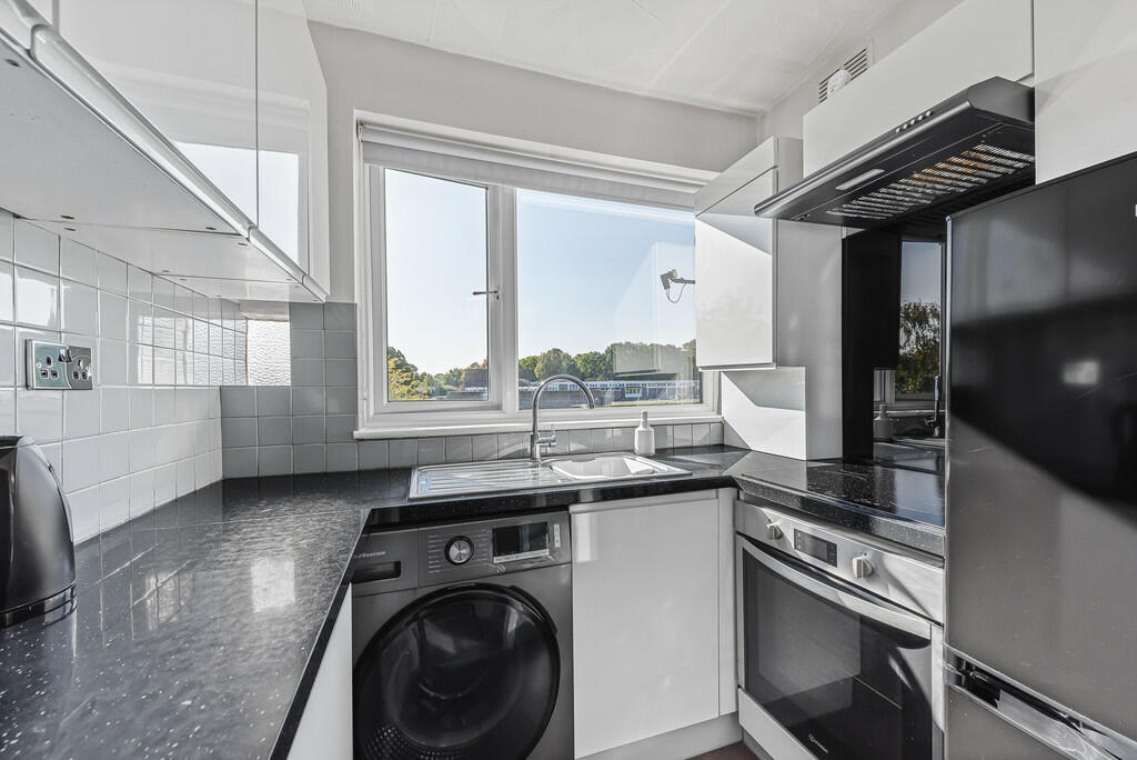 Kitchen (2)