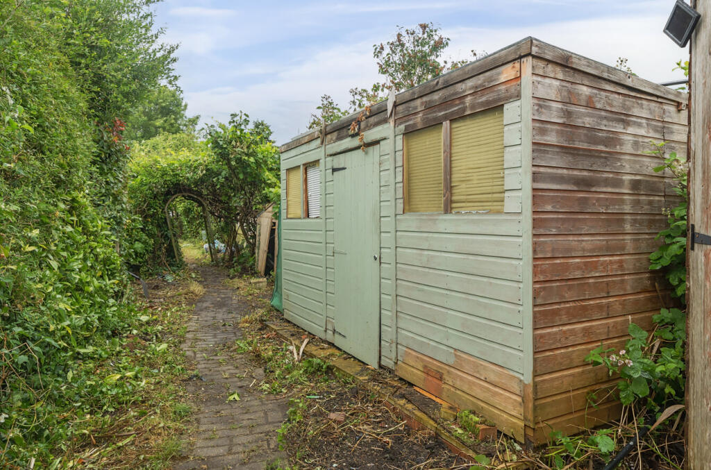 1303045-18-683f04...