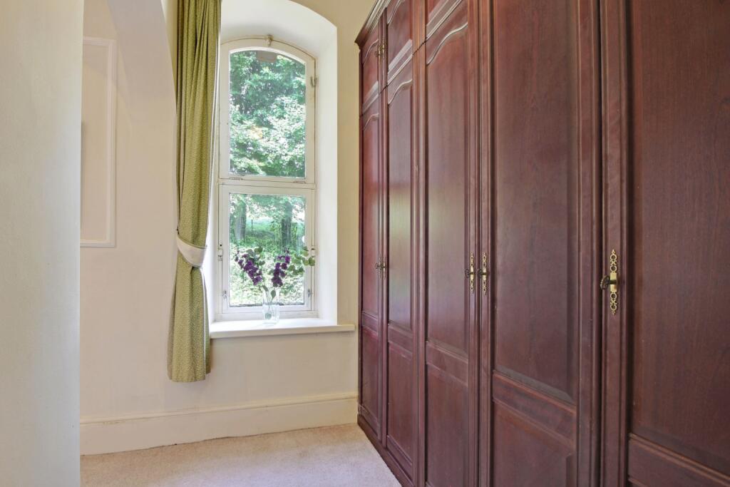 Bedroom 1 - Dressing Area
