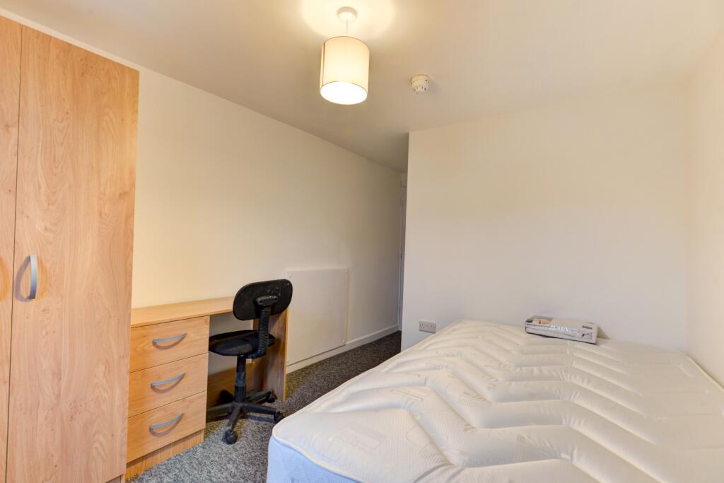 16 Beaconsfield Road Bedroom 6