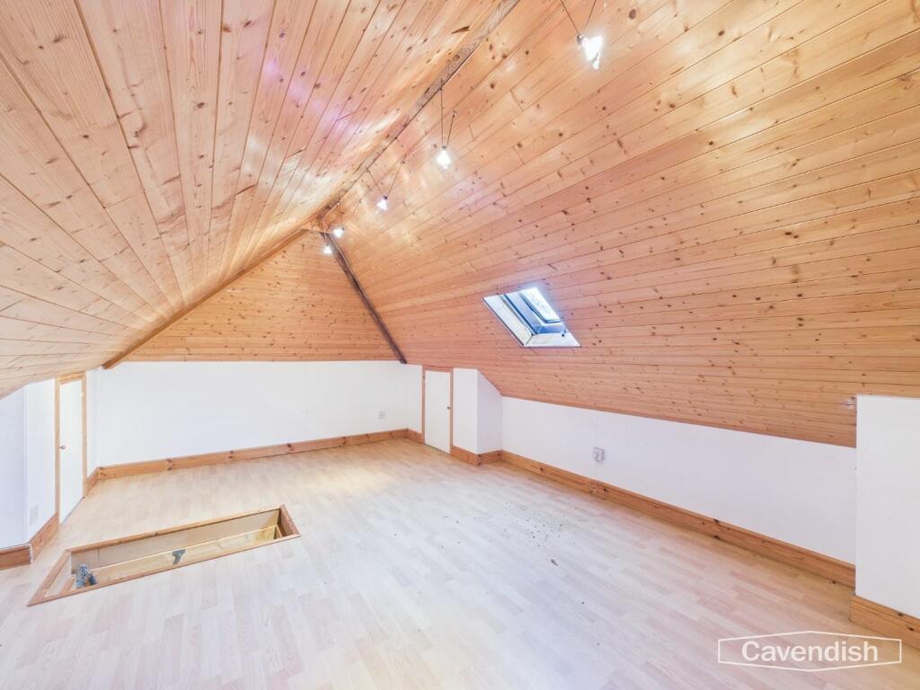 LOFT ROOM