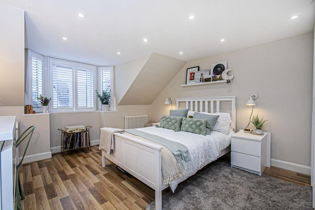 BEDROOM 4