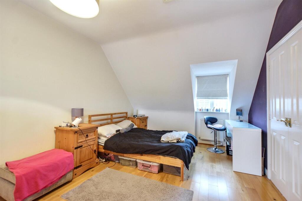 Master Bedroom_1.jpeg