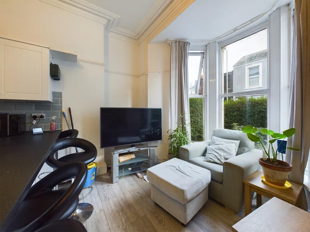 CAM03974G0-PR0061...