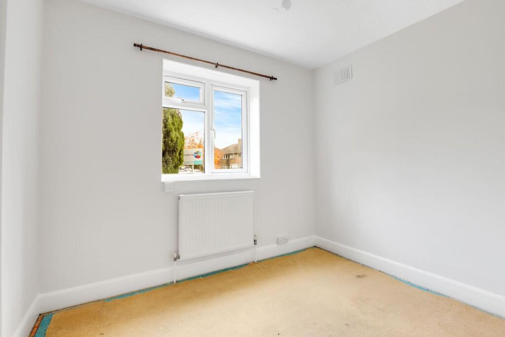 13-8954JHPropWorld - 82 Meadowview Road - 10-mediu