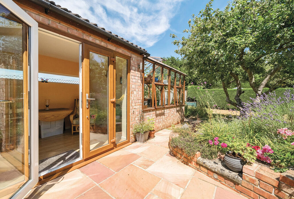 1318637-4-6867f26...