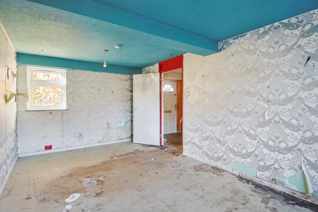 242 Pilgrims Way, Andover, SP10 5HU