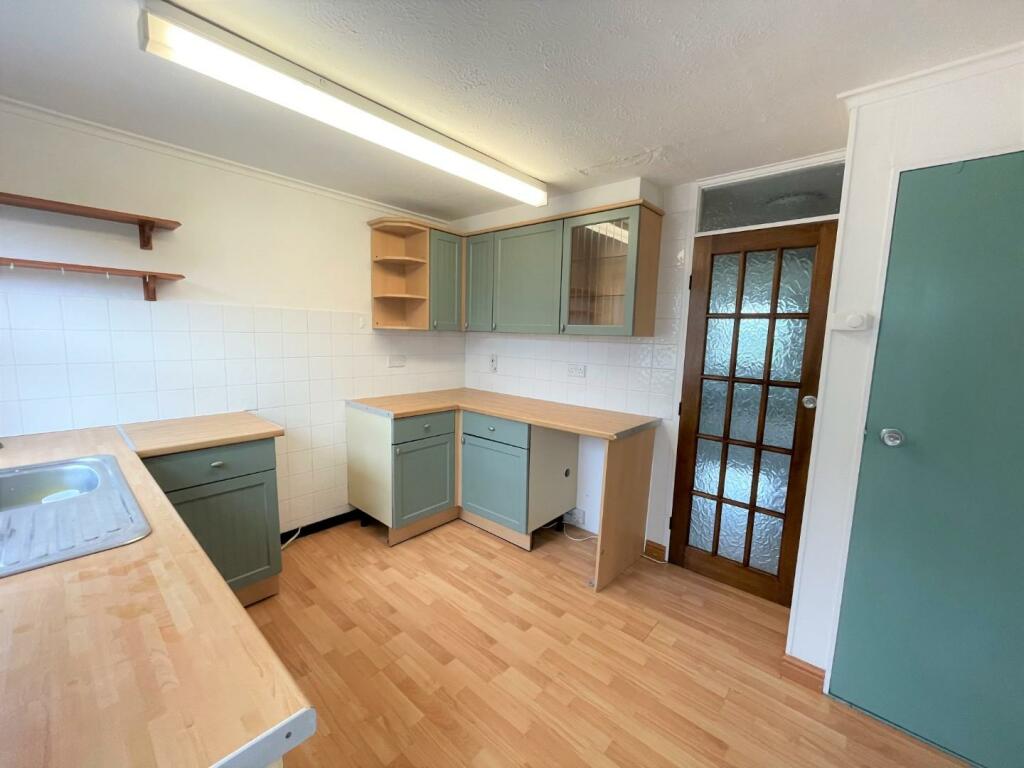 kitchen 2 alto.jpg