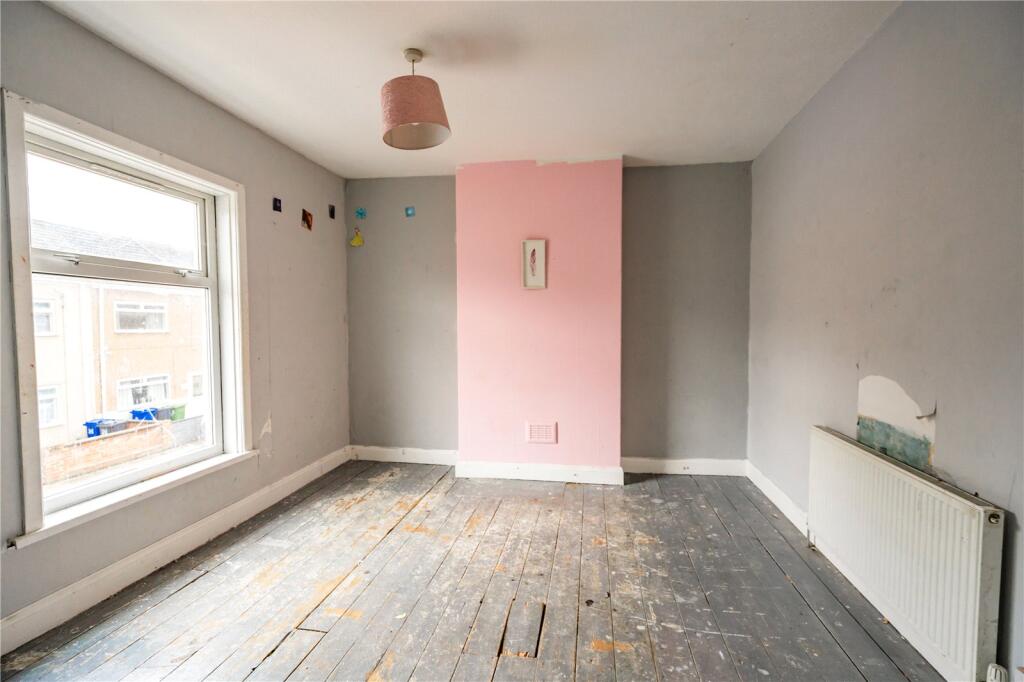 Bedroom 1 (2)