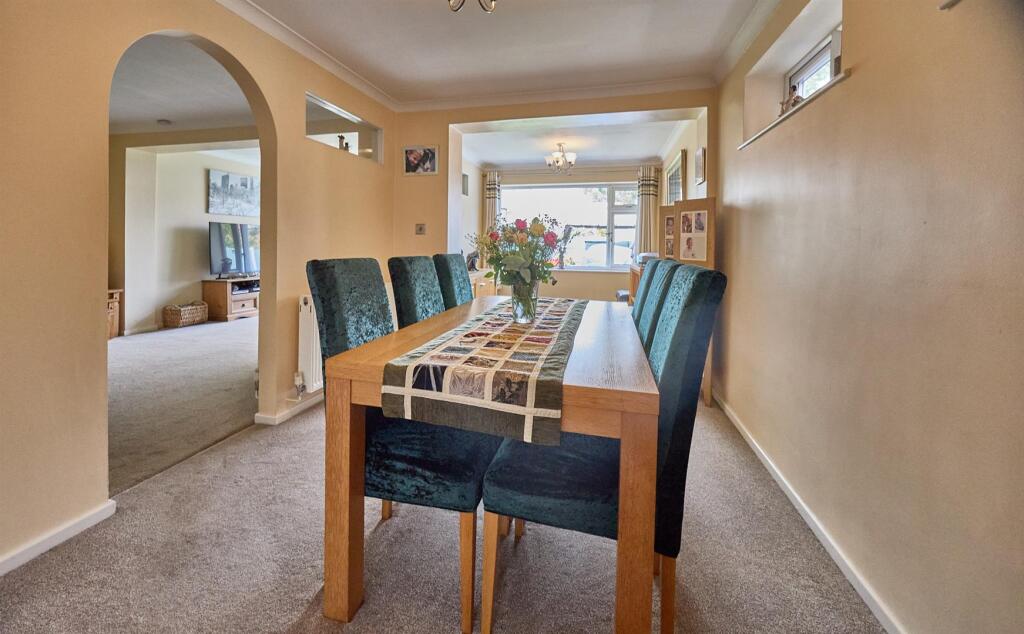 11 Hilary Bevins Close HOTH 8.jpg