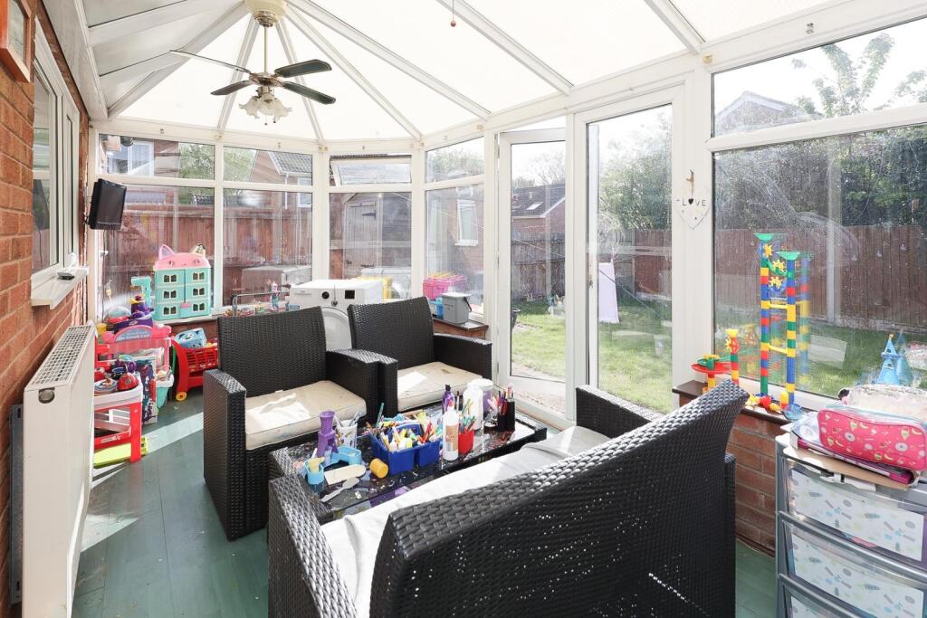 22 Brutus Drive conservatory.jpg