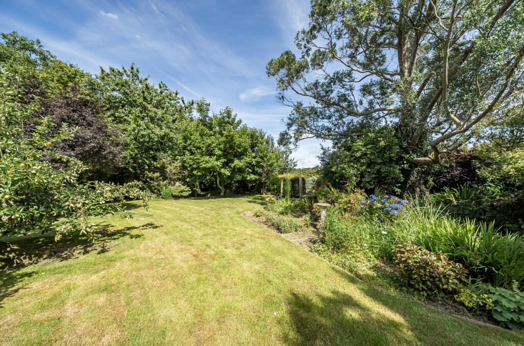 1318327-7-68681ab...