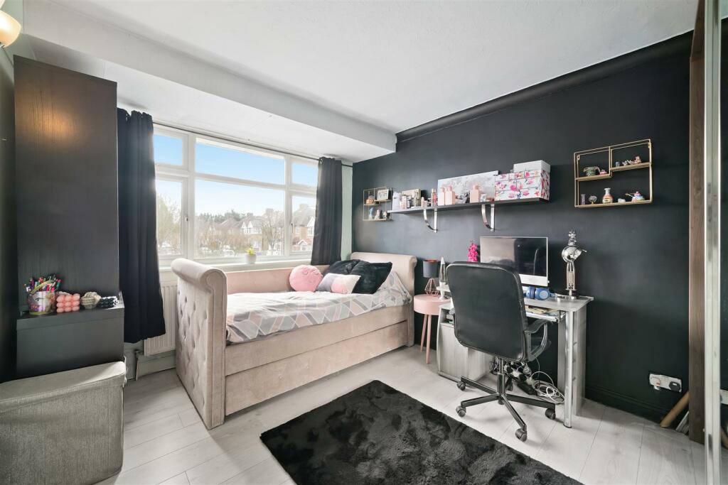 63 Danemead Grove Northolt, Ealing - fbHMduaFwgaAE