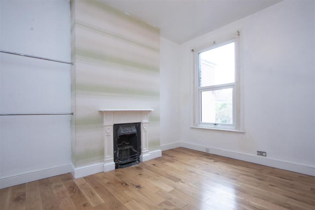 8 Pattenden Road SE6 bedroom 1.jpg