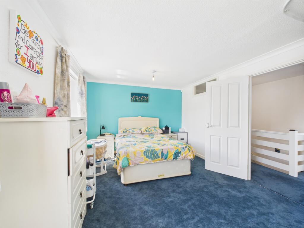 CAM02023G0-PR0140-STILL005