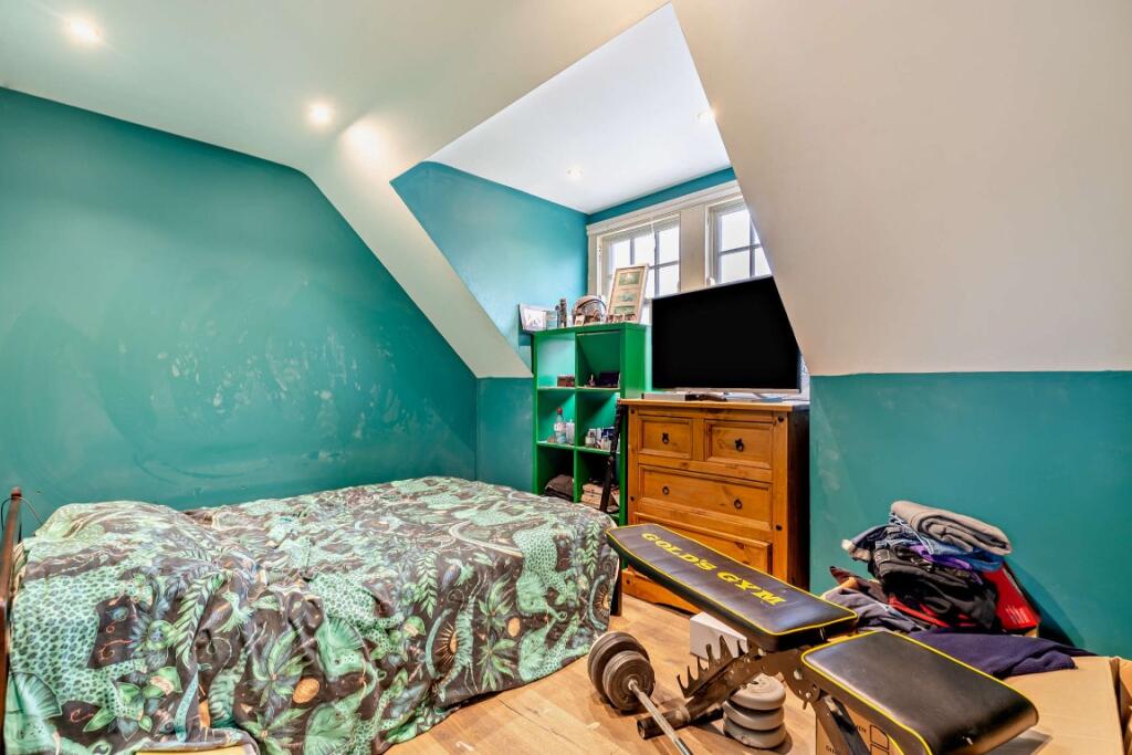 8633360-interior16-800  Medium  T202510071515.jpg