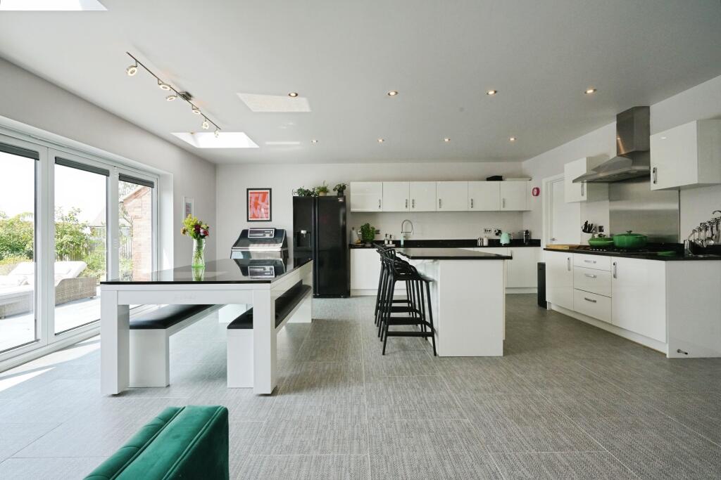 Open Plan Kitchen/Dining Area
