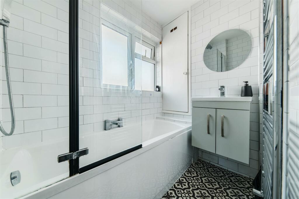 161 North Lane, BN41 2HH (13).jpg