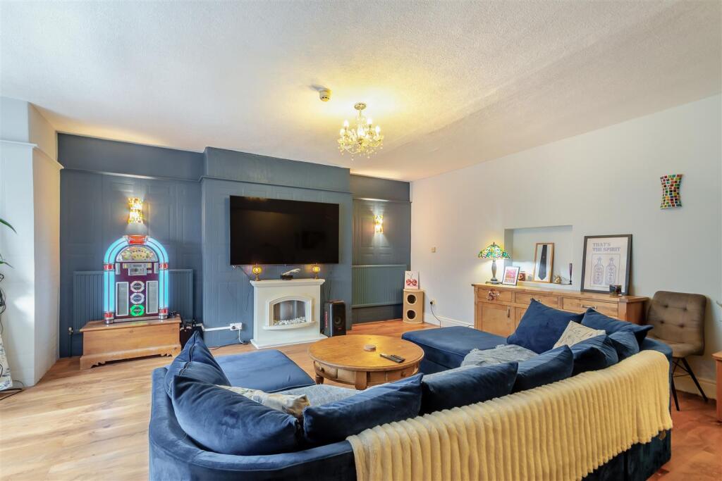 8658748-interior03.jpg